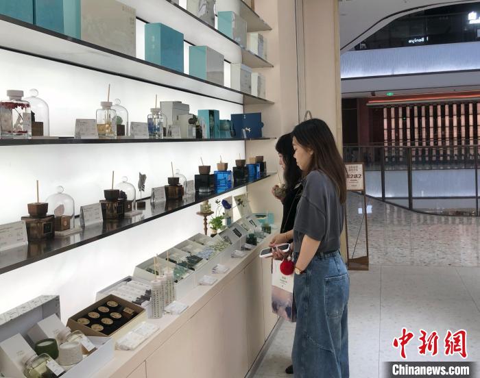 00 后国庆假期排队学香道，香文化缘何如此受欢迎？
