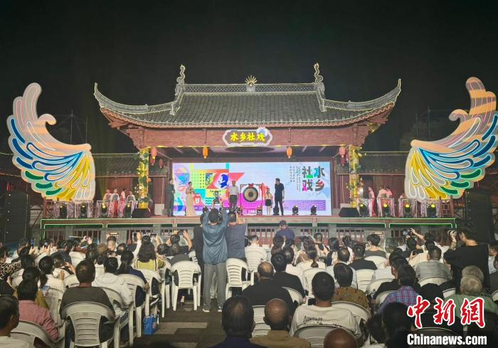 95 后重庆游客首站打卡鲁迅外婆家，体验水乡社戏风情