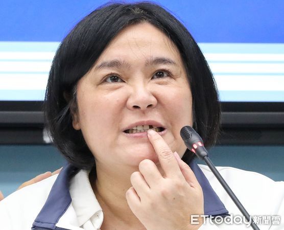一片混乱!台立法机构续审“财划法”爆发激烈肢体冲突_一片混乱!台立法机构续审“财划法”爆发激烈肢体冲突_