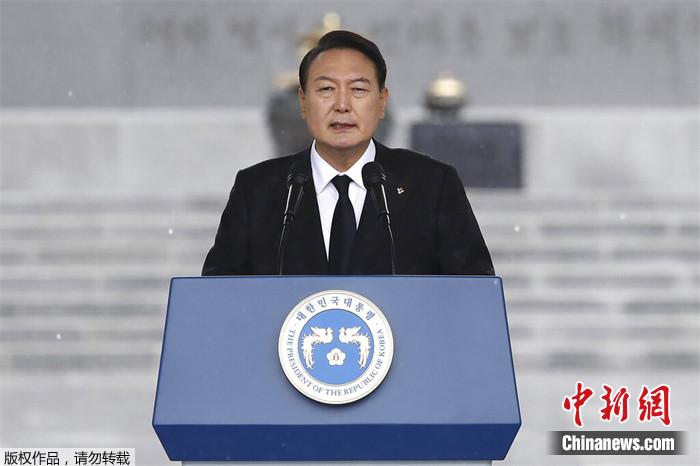 _再创新低!民调:韩国总统尹锡悦施政好评率仅为17%_再创新低!民调:韩国总统尹锡悦施政好评率仅为17%