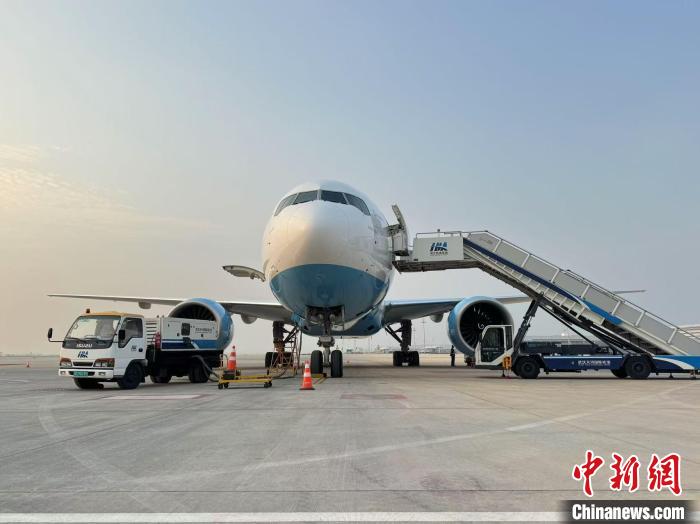 湖北鄂州花湖国际机场首条直达北欧全货运航线开通，你知道吗？
