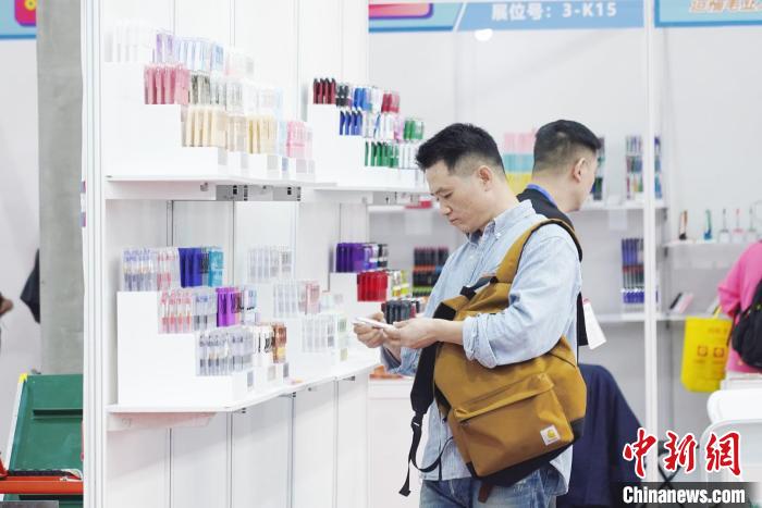 第十届中国笔业博览会开幕，近 200 家头部制笔企业齐聚，亮点多多
