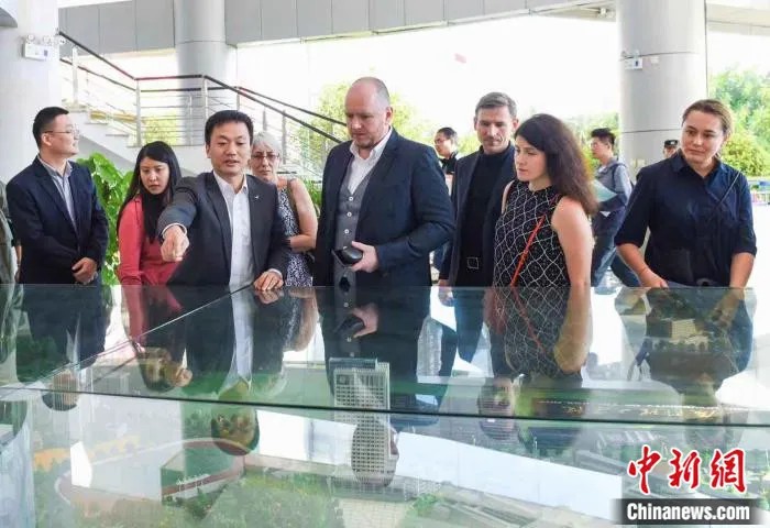 东西问丨乌奇捷利:中俄如何在光影世界中寻找情感共鸣?__东西问丨乌奇捷利:中俄如何在光影世界中寻找情感共鸣?