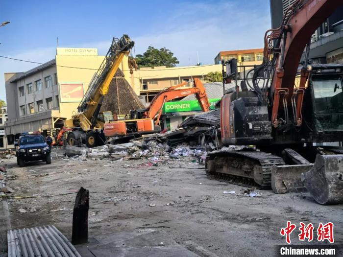 _侨领述震后的瓦努阿图:四层楼房变成三层_侨领述震后的瓦努阿图:四层楼房变成三层