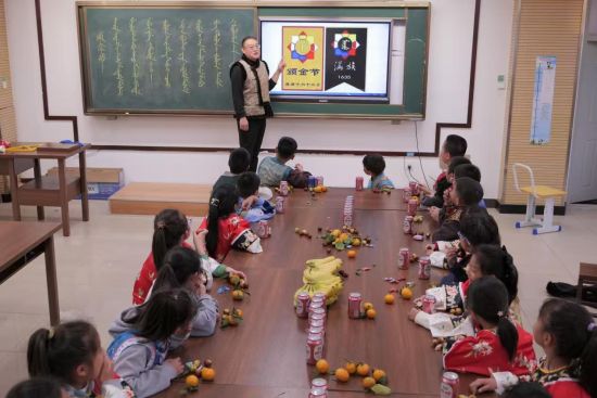 穿越时空的满族文化盛宴：马三家小学孩子们的颁金节奇遇记