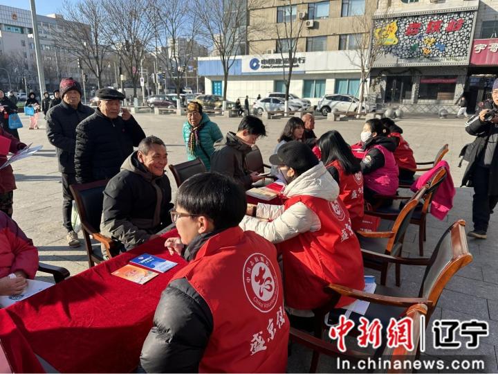 弘扬宪法精神宣传内容_弘扬宪法精神推进全民普法_