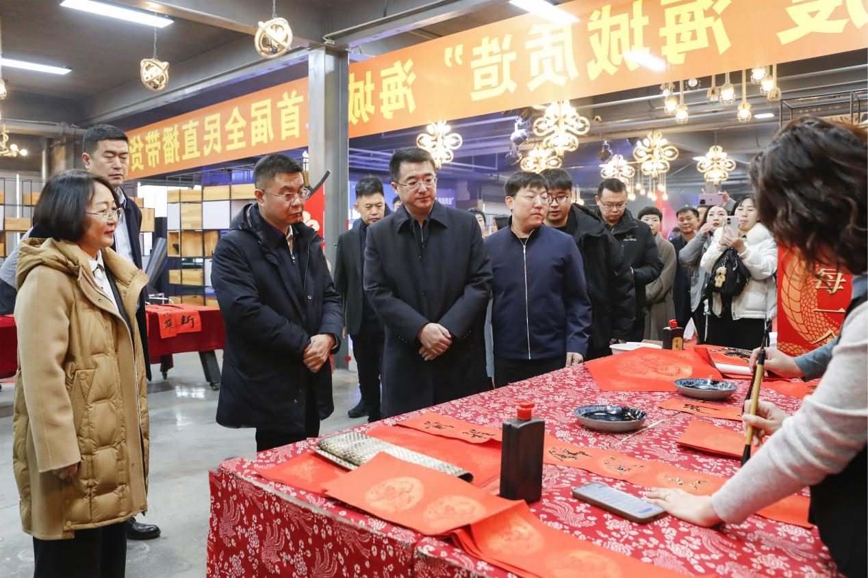 海城首届全民直播带货大擂台开赛！2025年数字经济与实体经济如何高质量融合？