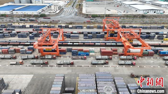 1月西部陆海新通道班列货物运输猛增30.9%！为啥？