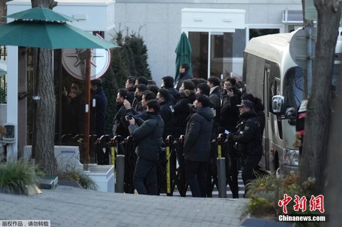 缺席弹劾案首次辩论,尹锡悦“一拖再拖”不敢出官邸?__缺席弹劾案首次辩论,尹锡悦“一拖再拖”不敢出官邸?